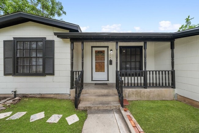 Building Photo - 310 Sumner Dr