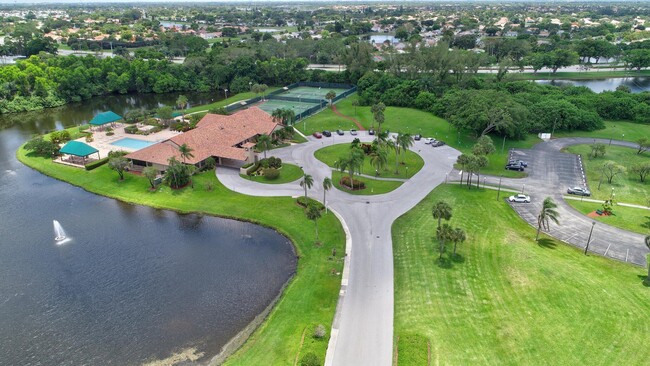 Building Photo - 6025 Parkwalk Dr