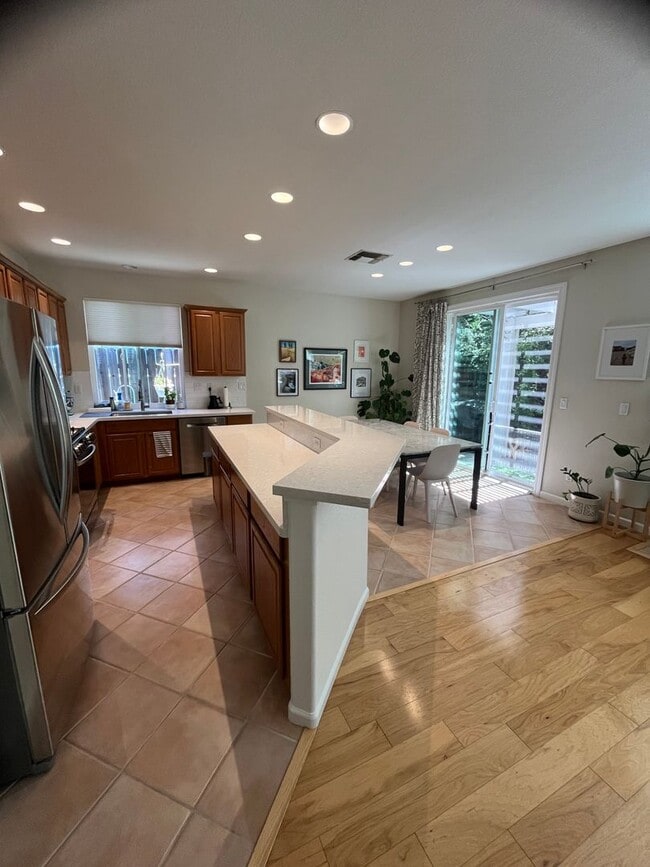 Building Photo - 3820 Vistosa Ct