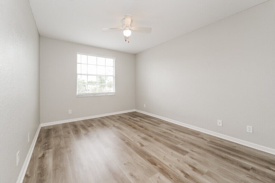 Building Photo - 11961 Donlin Dr