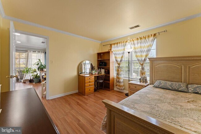 Building Photo - 8099 Lacy Dr