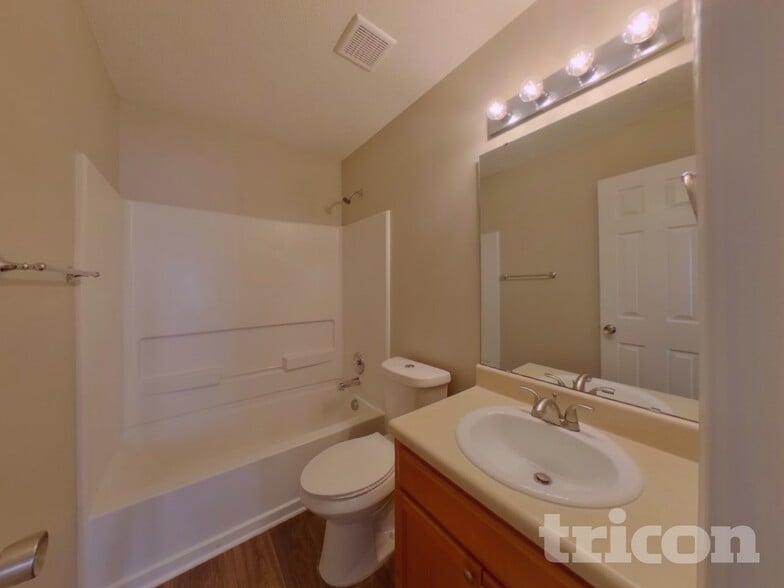 Building Photo - 175 Cascade Dr