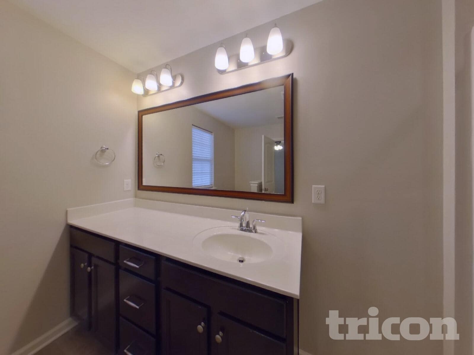 Building Photo - 128 Dunnsmore Dr