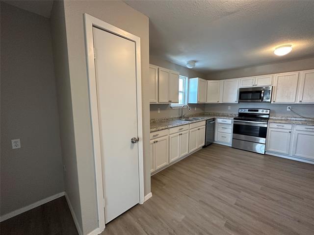 Building Photo - 717 E Lamberth Rd