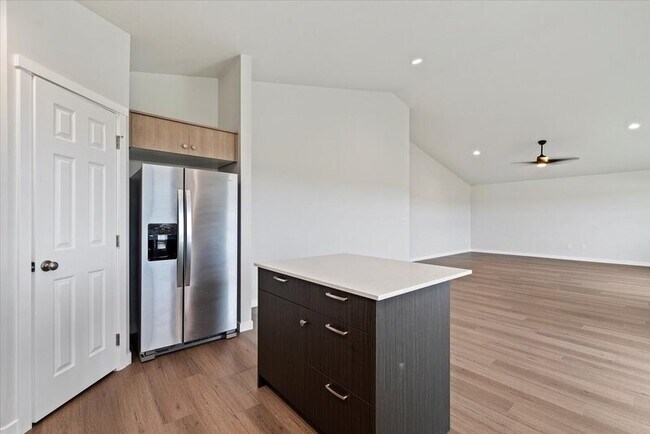 Building Photo - 2869 N Arroyo Vis Wy