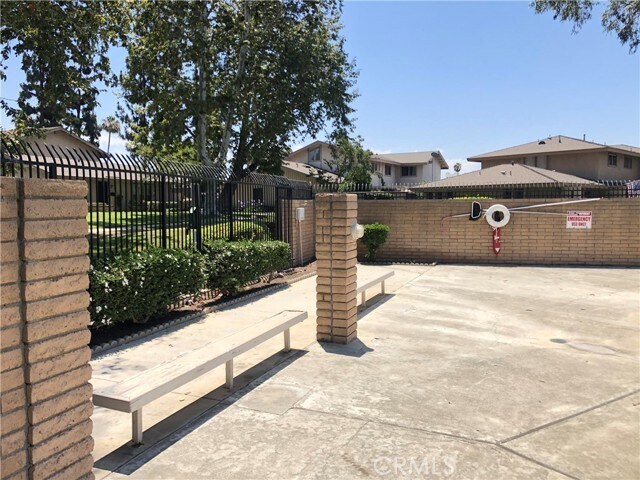Building Photo - 221 Doverfield Dr