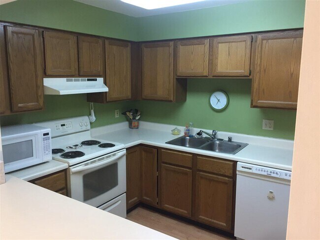 Building Photo - 2125 Luann Ln