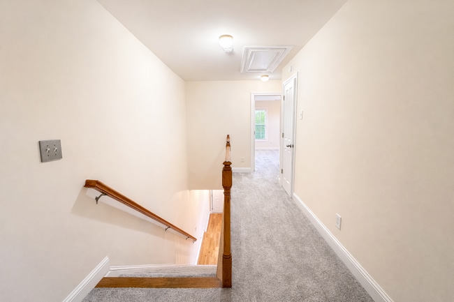 Building Photo - Gated Johns Creek End-Unit Townhome | 3BR / 3.5BA | Minutes to Avalon & GA-400