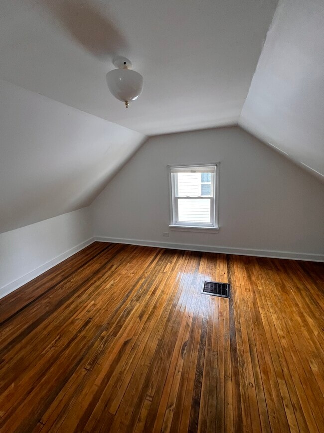 Building Photo - 123 Gould Ave