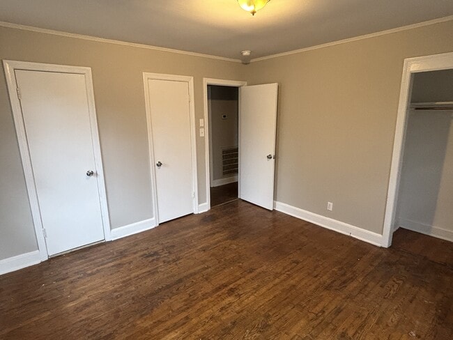 Building Photo - 917 Cherry Rd