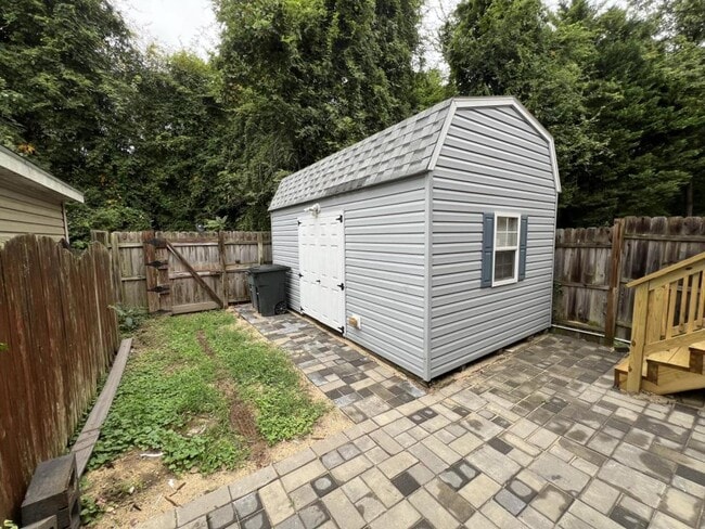 Building Photo - 8206 Appalachian Dr