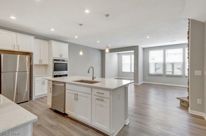 Building Photo - 855 Dipper Ln