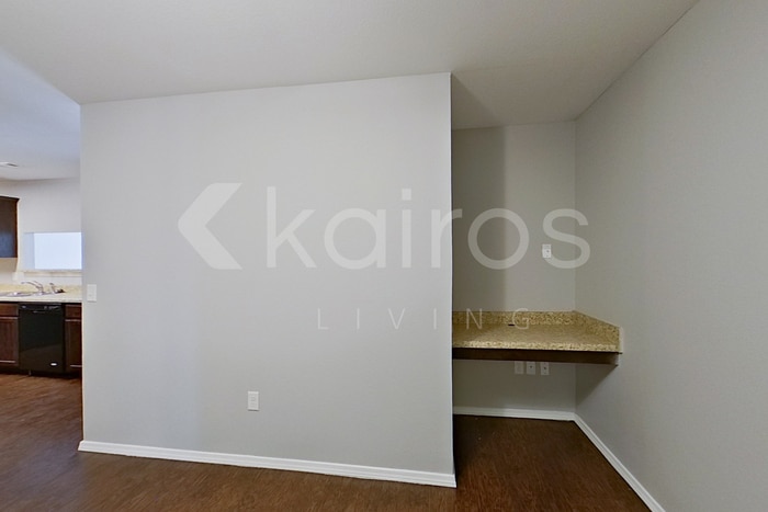 Building Photo - 5000 Thomas St