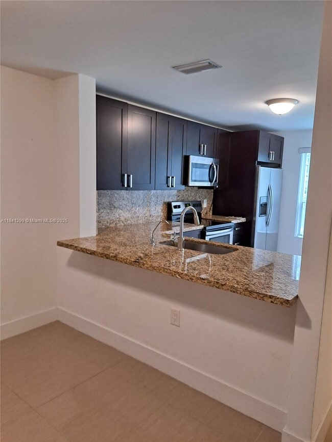 Building Photo - 8041 SW 21st Ct