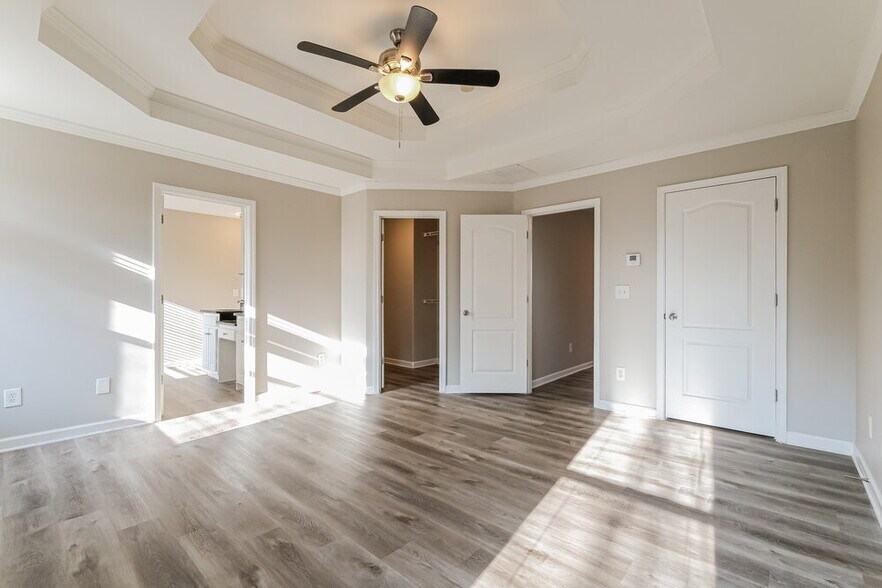 Building Photo - 1990 Lily Valley Dr