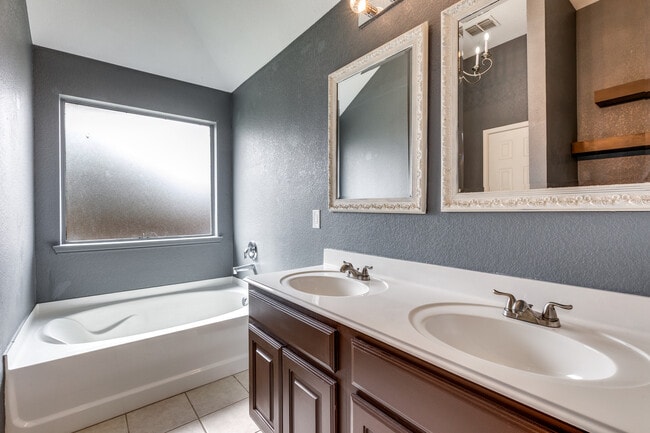 Building Photo - 1201 Roping Reins Way