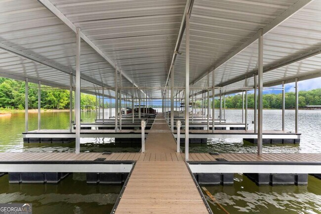 Building Photo - 151 S Pointe Dr