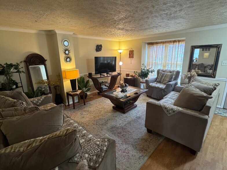 Building Photo - 7473 Wounded Knee Rd