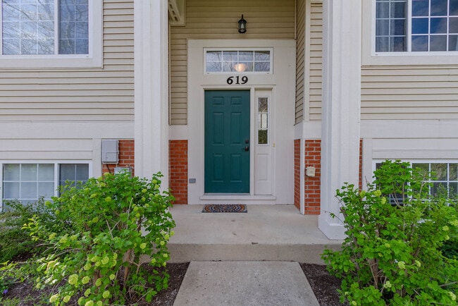 Building Photo - 619 Cary Woods Cir
