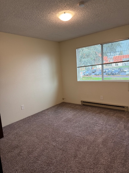 Building Photo - 8858 Interlake Ave N