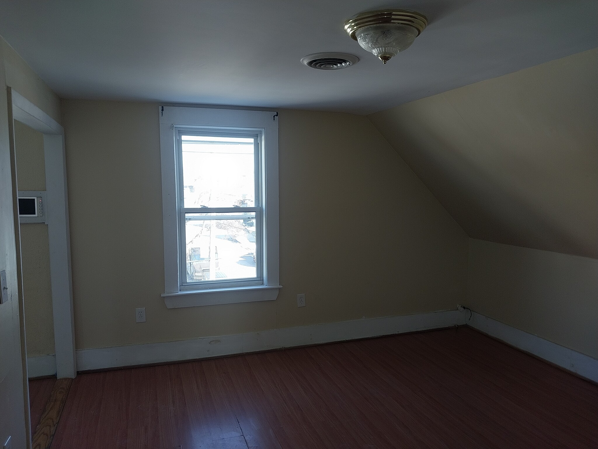Building Photo - 454 Chatham St