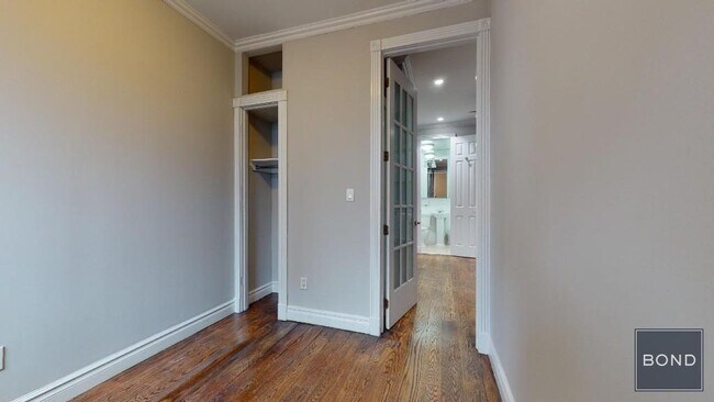 Building Photo - 326 E 35th St