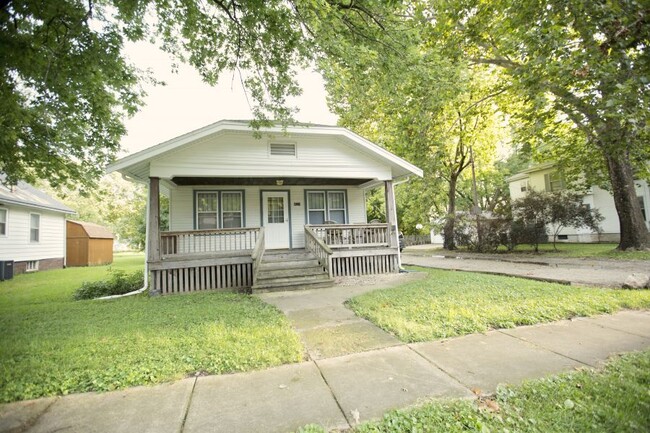 Building Photo - 307 Hovey Ave