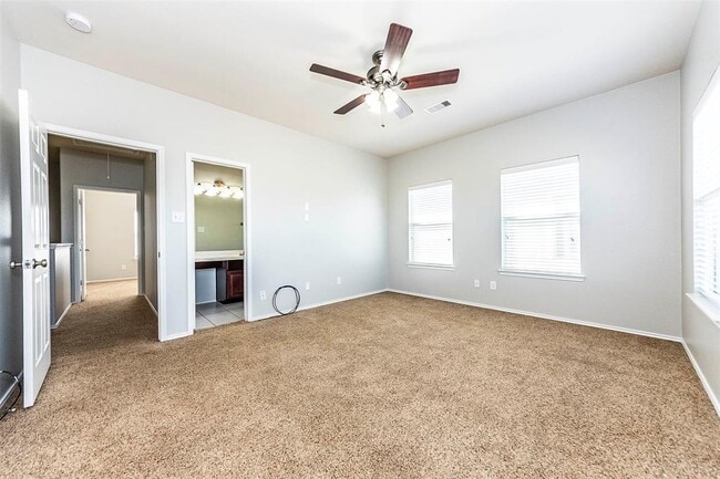 Building Photo - 1721 Kemah Village Dr