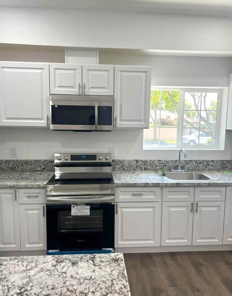 Building Photo - 6288 Susana St