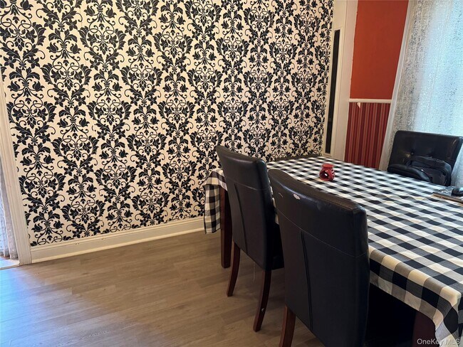 Building Photo - 26 Parkside Dr