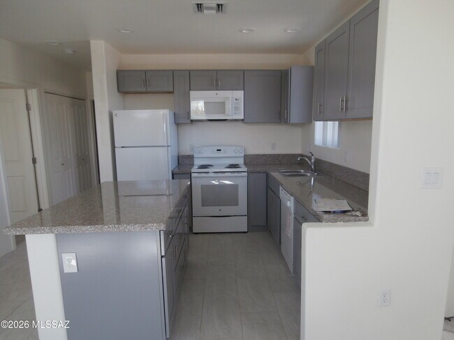 Building Photo - 348 S Paseo Tierra
