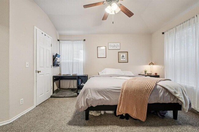 Building Photo - 3308 Ross Cove