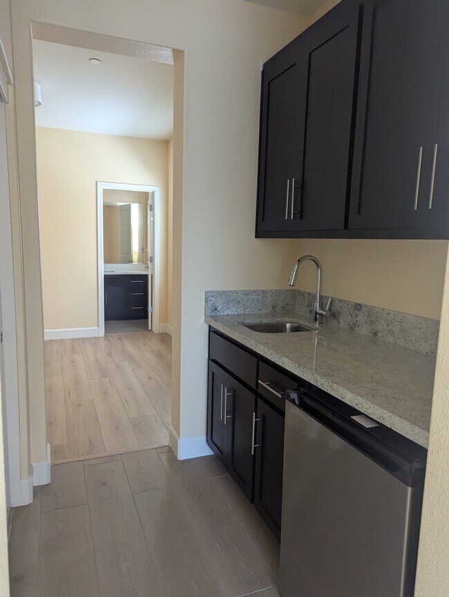 Building Photo - 2461 Coloma Ln