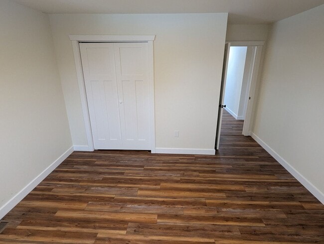 Building Photo - Fully Renovated 3 Bedroom Ranch