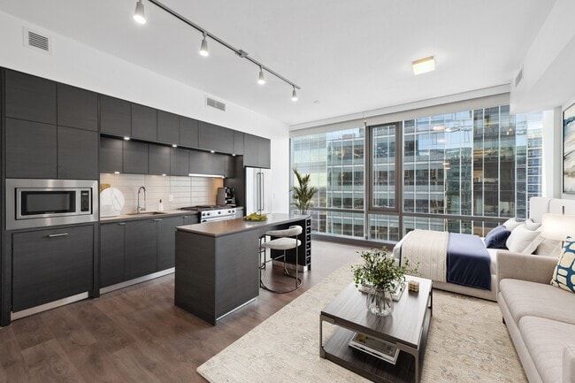 Building Photo - Central Place