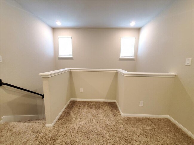 Building Photo - 1526 Beach Oak Dr