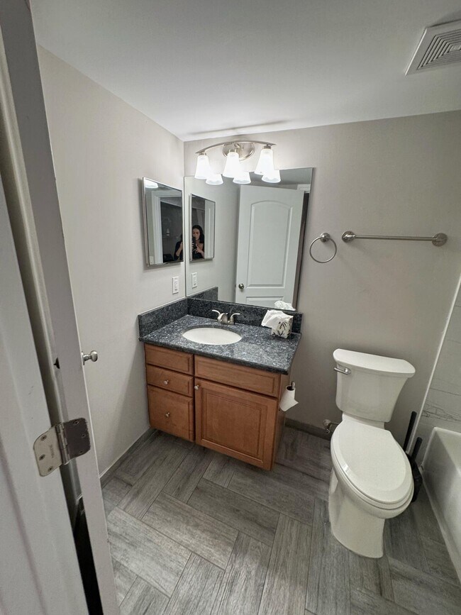 Building Photo - 300 Scotia Dr