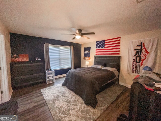 Building Photo - 613 Waverly Ln