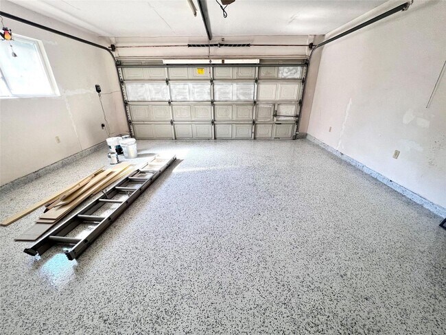 Building Photo - Beautiful 3-Bedroom Home with Bonus Back House w AC in Lewisville!