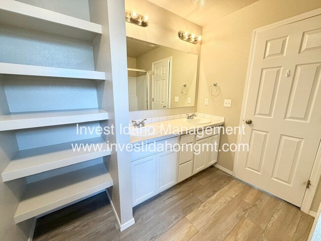 Building Photo - Spacious 4 Bed 2 Bath Home in Kuna