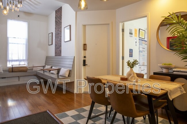 Building Photo - 1906 Mission St