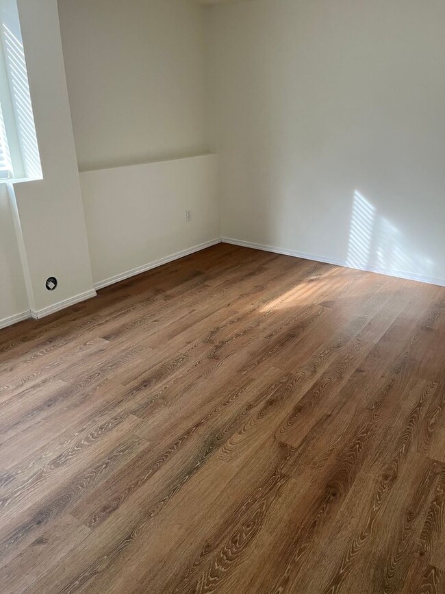 Building Photo - Beautiful 9 Mile Area Home