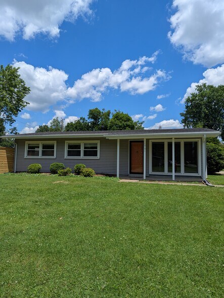 Building Photo - 1701 Brentmoor Ln
