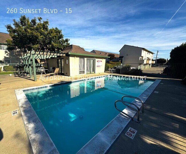 Building Photo - 260 Sunset Blvd