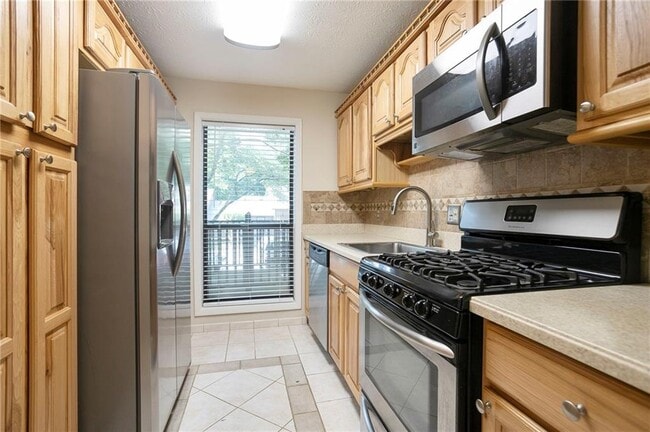 Building Photo - 408 River Run Dr