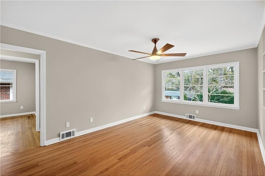 Building Photo - 2907 Cloverhurst Dr