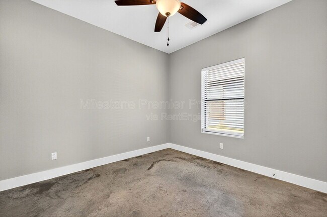 Building Photo - 1507 S 7th Ave