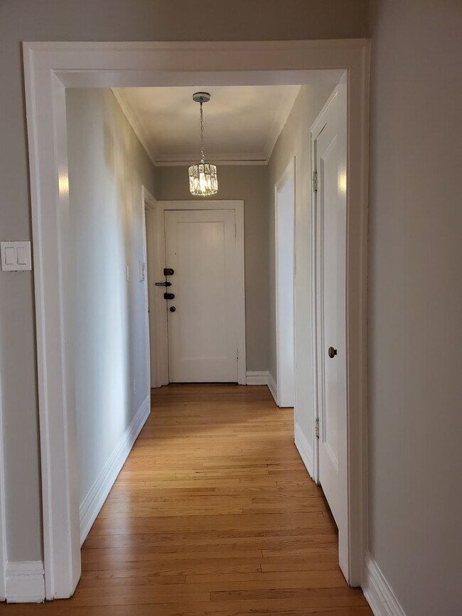 Building Photo - One Bedroom/One Bath in Historic Building ...