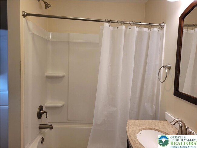 Building Photo - 1024 Delaware Ave