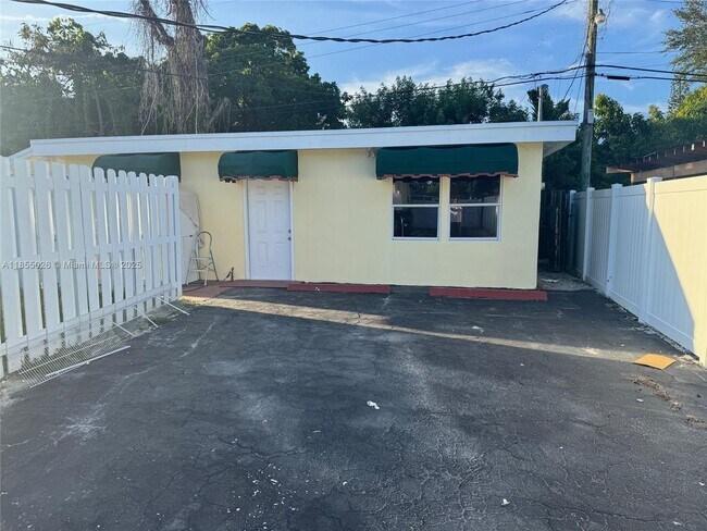 Primary Photo - 2233 NE 173rd St